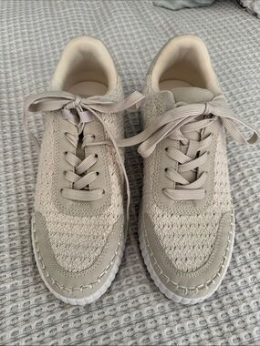 Dolce Vita Knit Lace-Up Sneakers in Light Beige New Without Tags 7.5